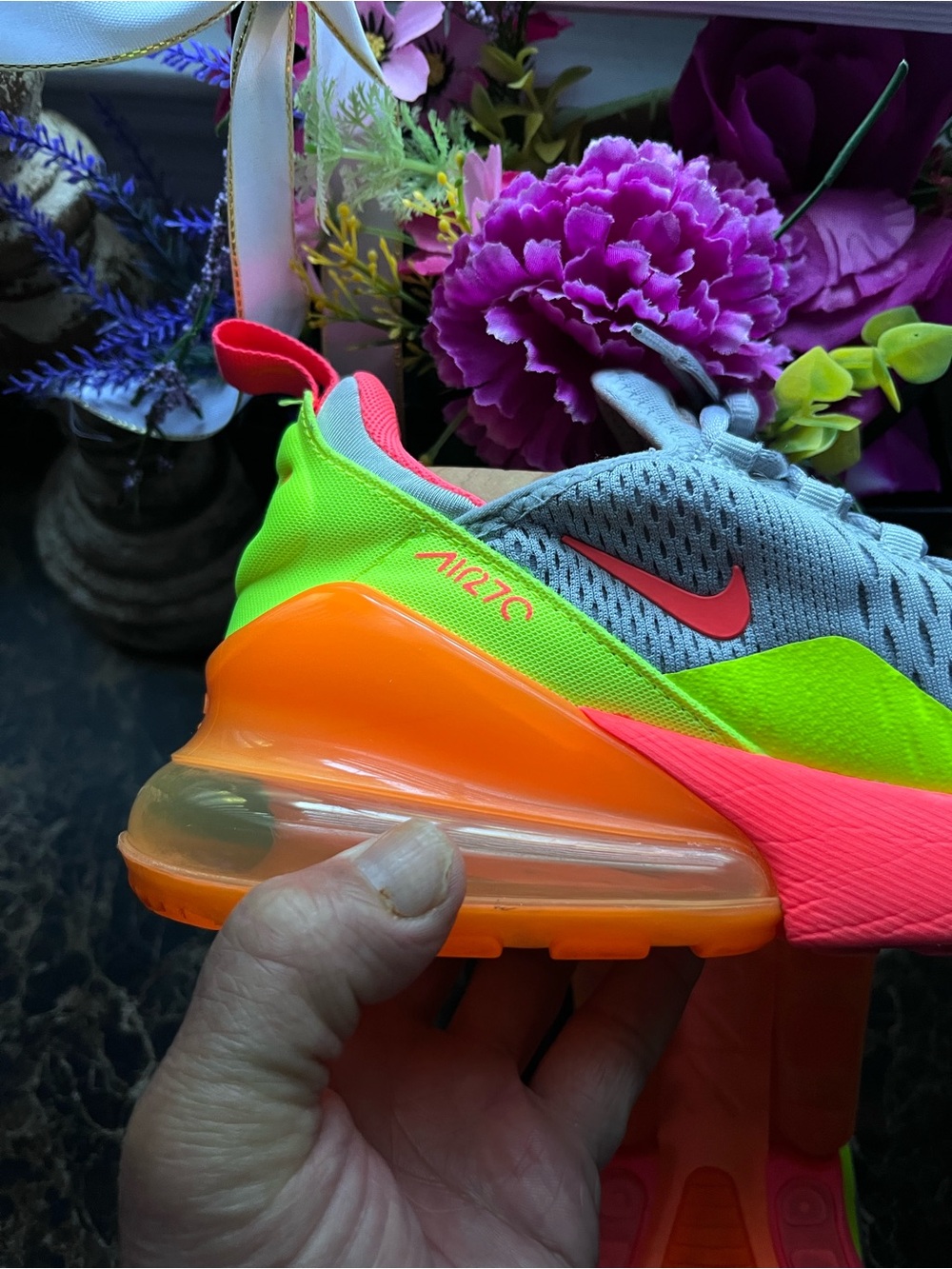 Nike AirMax 270
Streetwear/Lifestyle
Athletic Shoes
Size 5.5 Youth/7 Women - Picture 10 of 12
